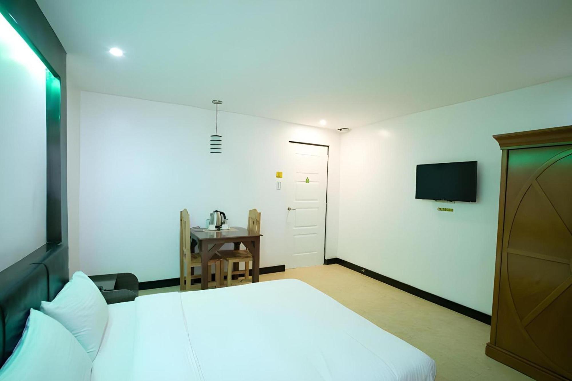 OYO 195 Ranchotel - Biñan Exterior foto