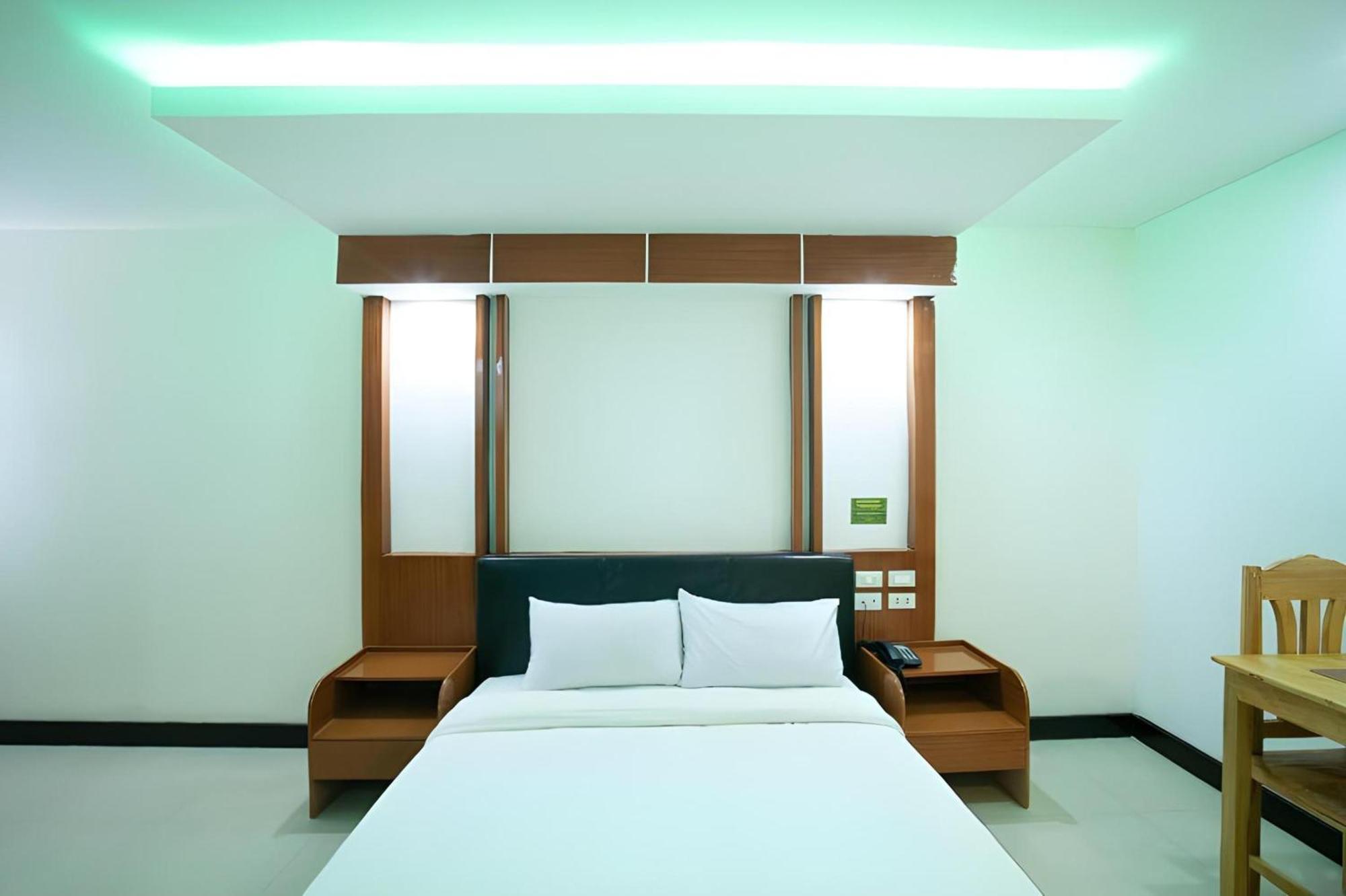 OYO 195 Ranchotel - Biñan Exterior foto