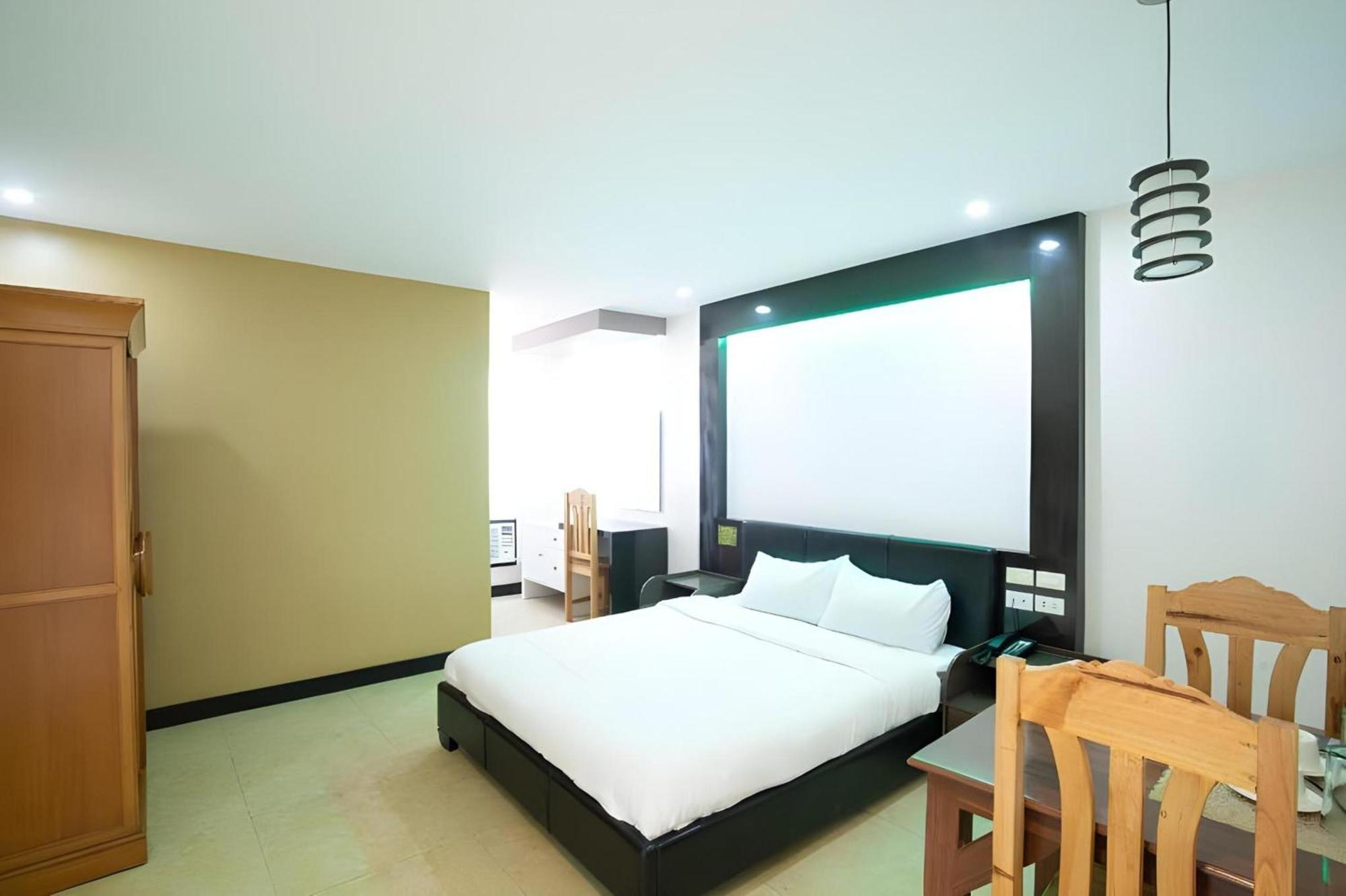 OYO 195 Ranchotel - Biñan Exterior foto
