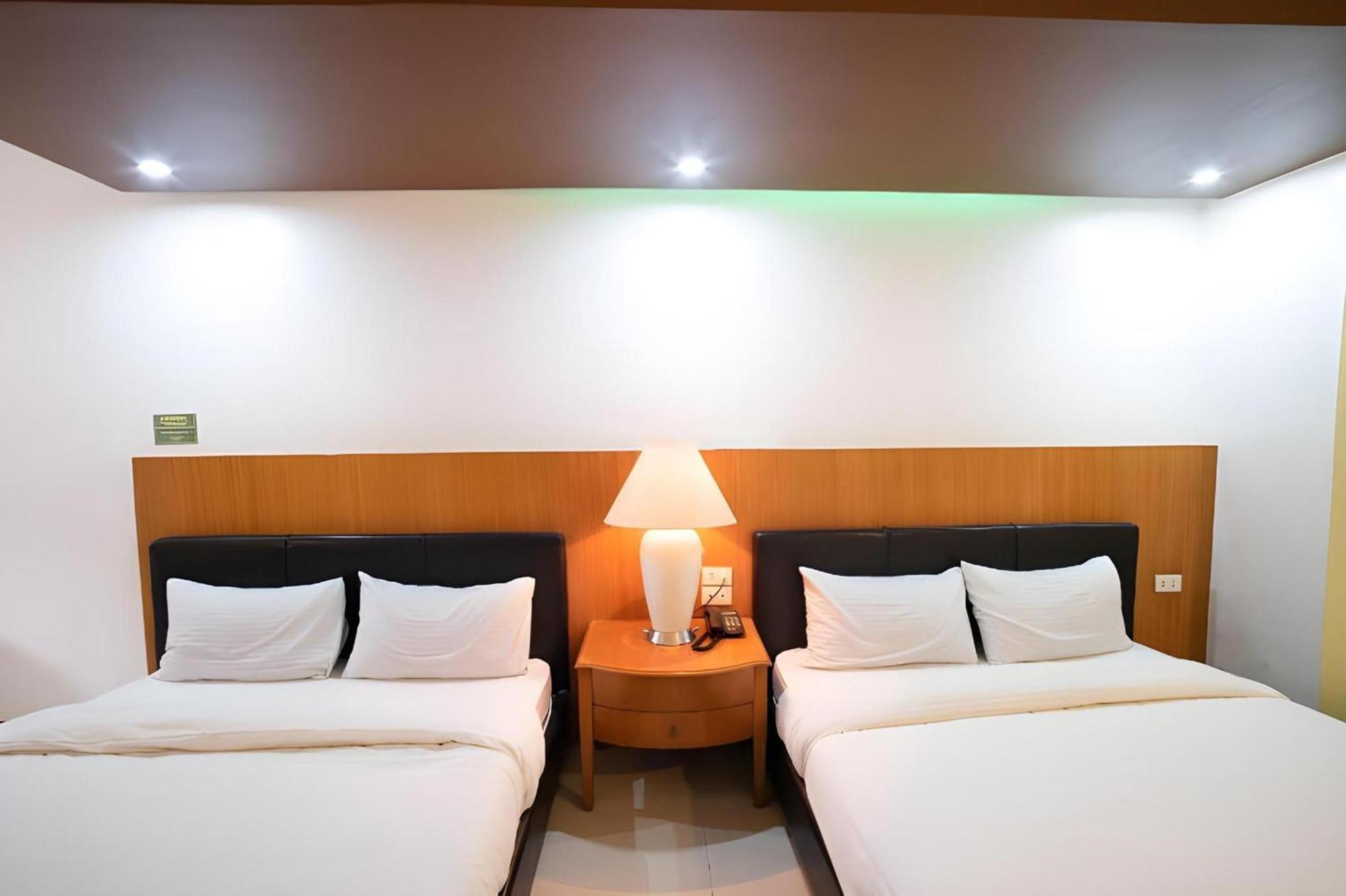 OYO 195 Ranchotel - Biñan Exterior foto