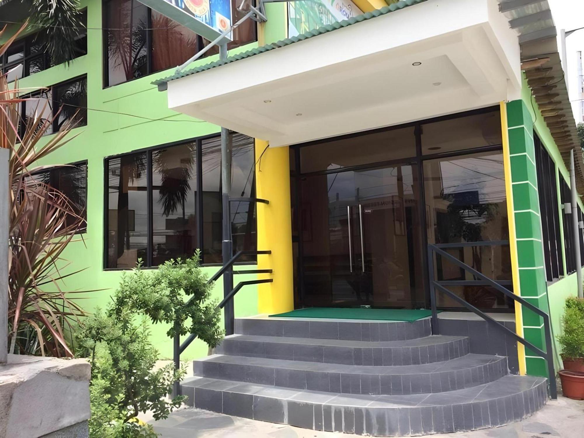 OYO 195 Ranchotel - Biñan Exterior foto